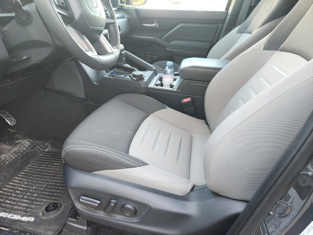 Used 2024 Toyota Tacoma TRD Sport w/ TRD Sport Upgrade Package AWD/4WD image 21