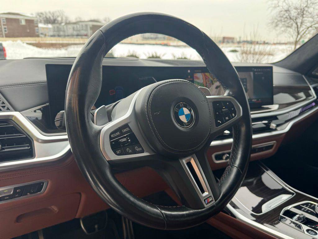 Used 2023 BMW X7 M60i w/ Executive Package image 18