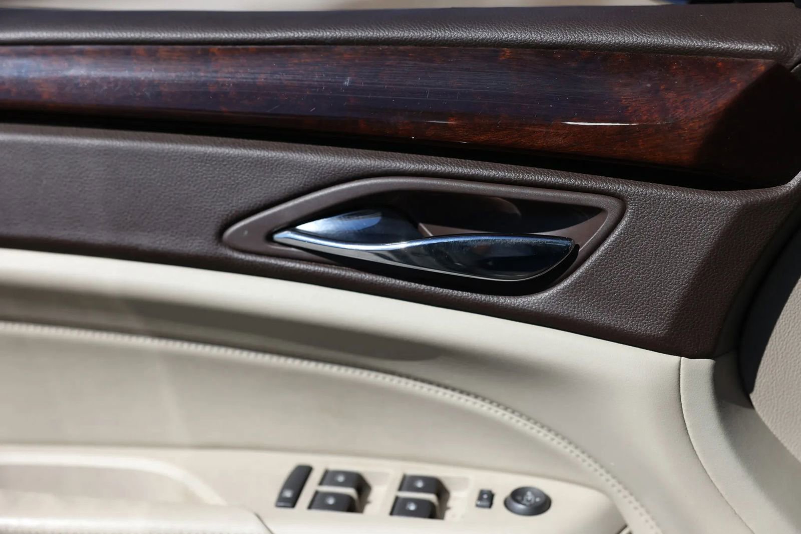 Used 2010 Cadillac SRX Luxury image 42