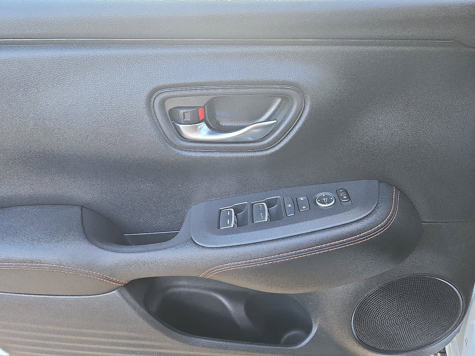 Certified 2025 Honda HR-V Sport image 14