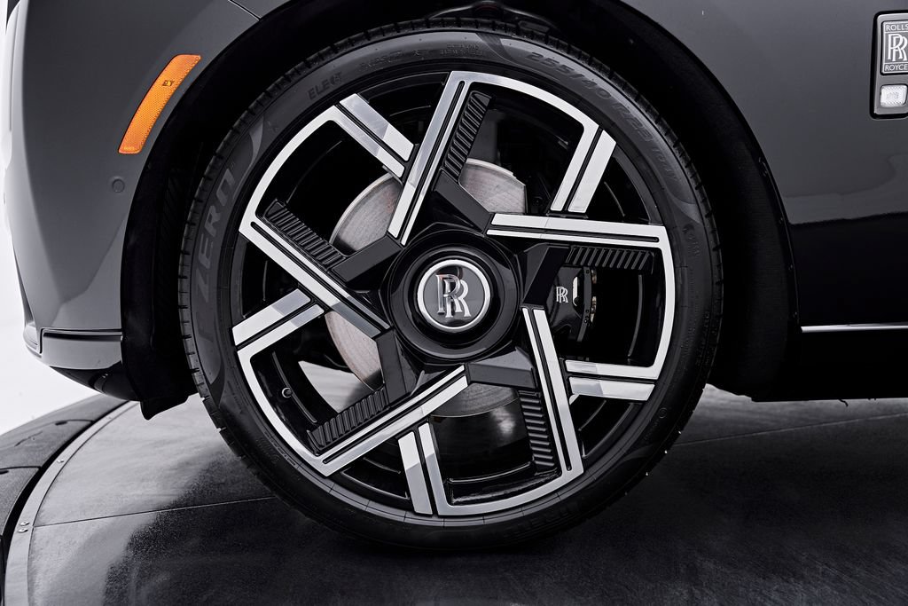 Used 2026 Rolls-Royce Cullinan Black Badge AWD/4WD image 3