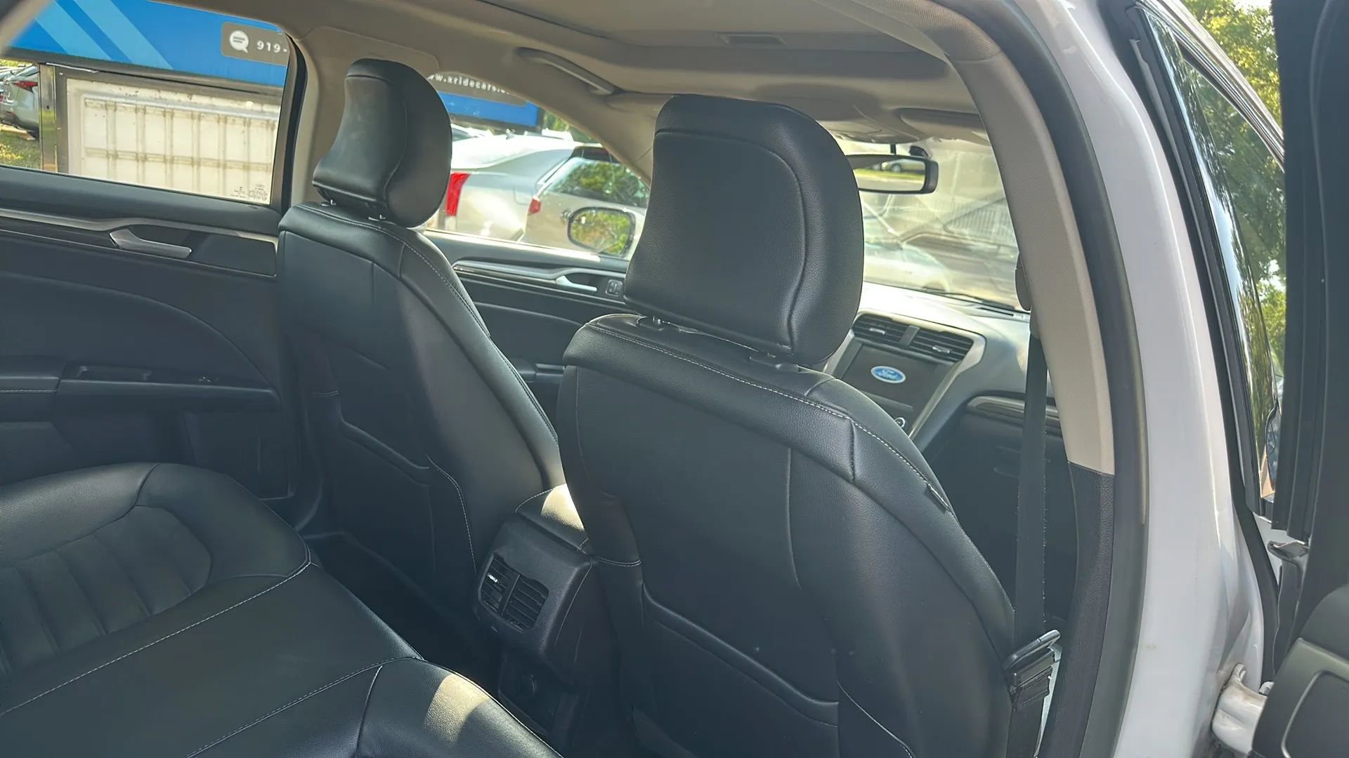 Used 2017 Ford Fusion SE w/ Fusion SE Technology Package AWD/4WD image 19