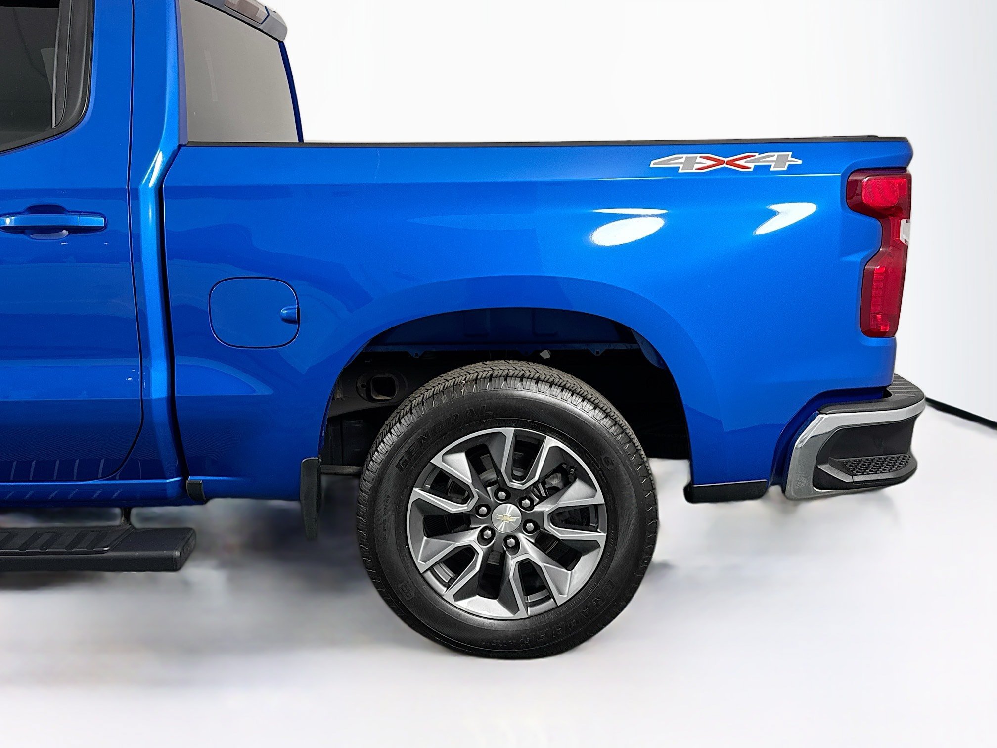 Used 2023 Chevrolet Silverado 1500 LT AWD/4WD image 40