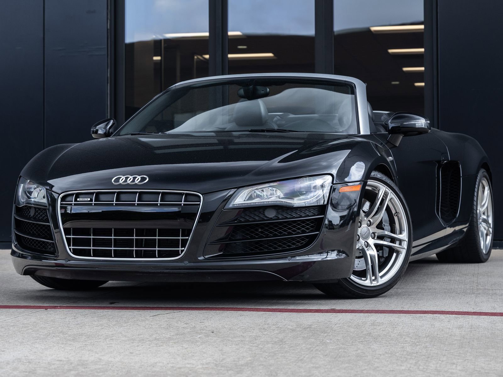 Used 2011 Audi R8 V10 AWD/4WD image 1