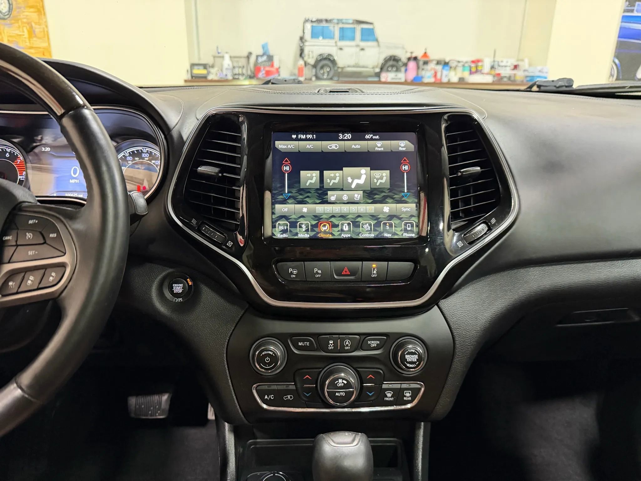 Used 2019 Jeep Cherokee Overland w/ Technology Group image 56