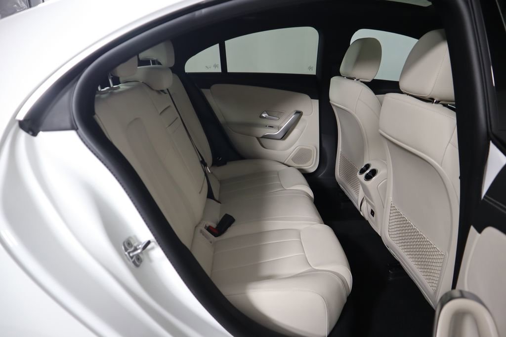 Used 2025 Mercedes-Benz CLA 250 image 23