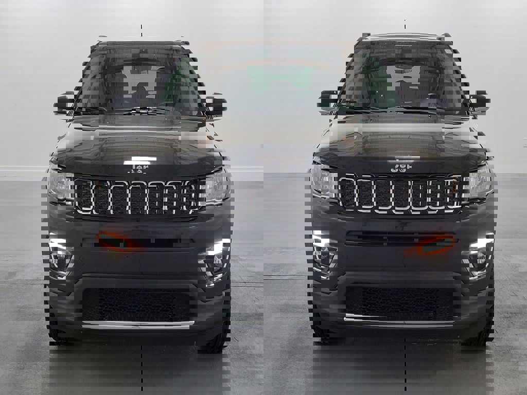 Used 2018 Jeep Compass Limited w/ Navigation Group image 3