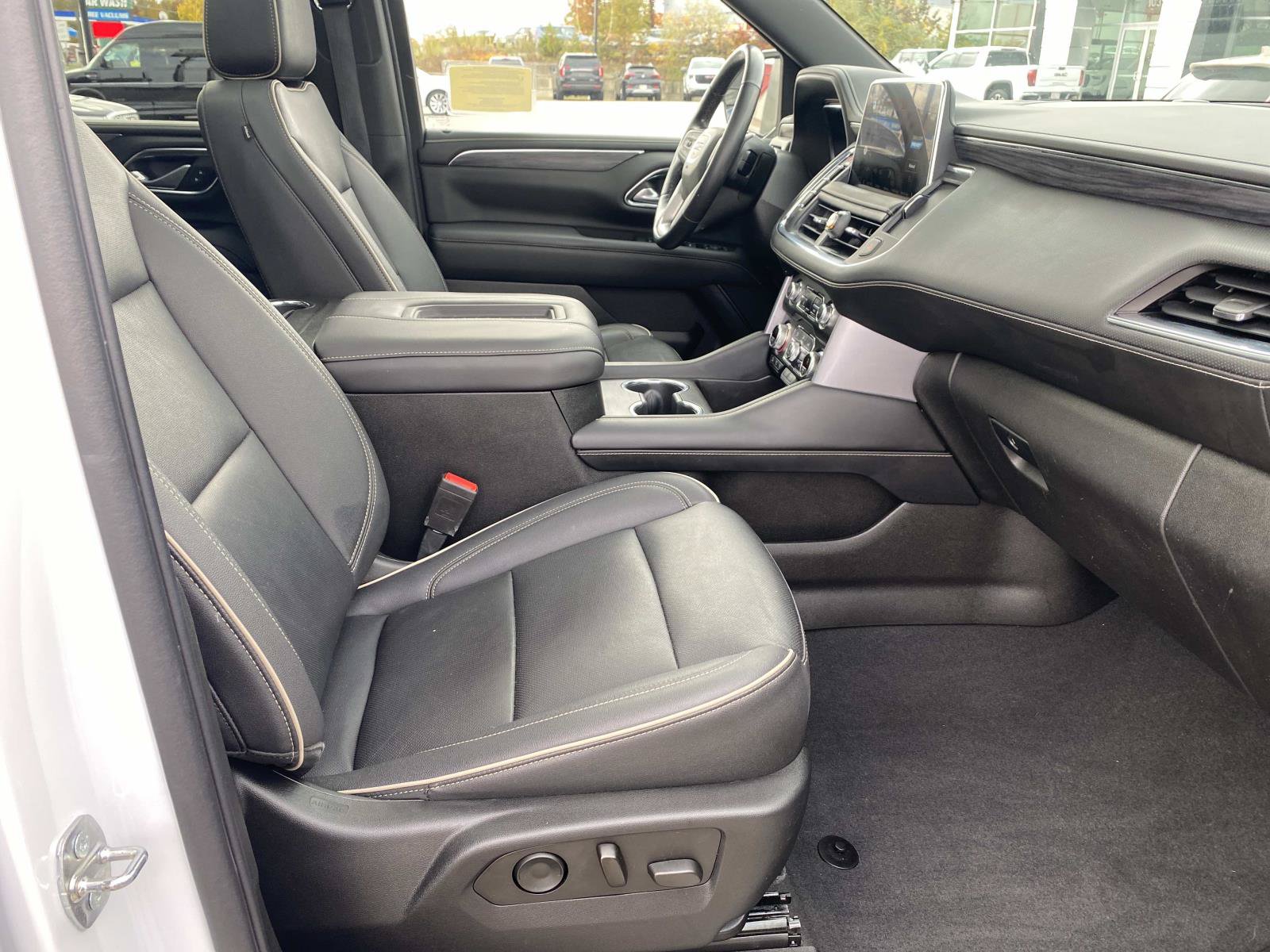 Used 2022 GMC Yukon SLT w/ SLT Premium Package AWD/4WD image 25
