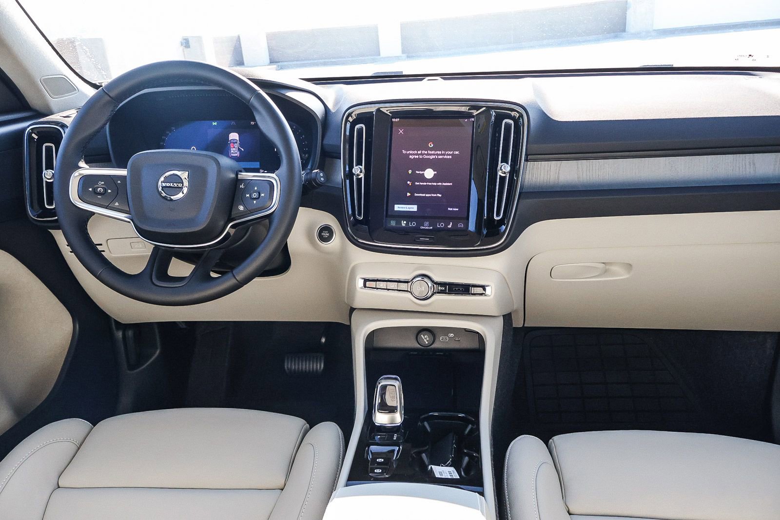 New 2026 Volvo XC40 B5 Plus w/ Protection Package Premier image 24