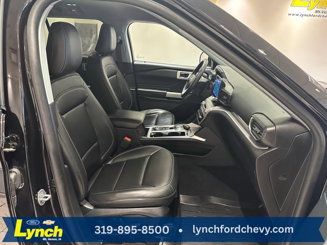 Certified 2024 Ford Explorer XLT w/ Equipment Group 202A AWD/4WD image 8