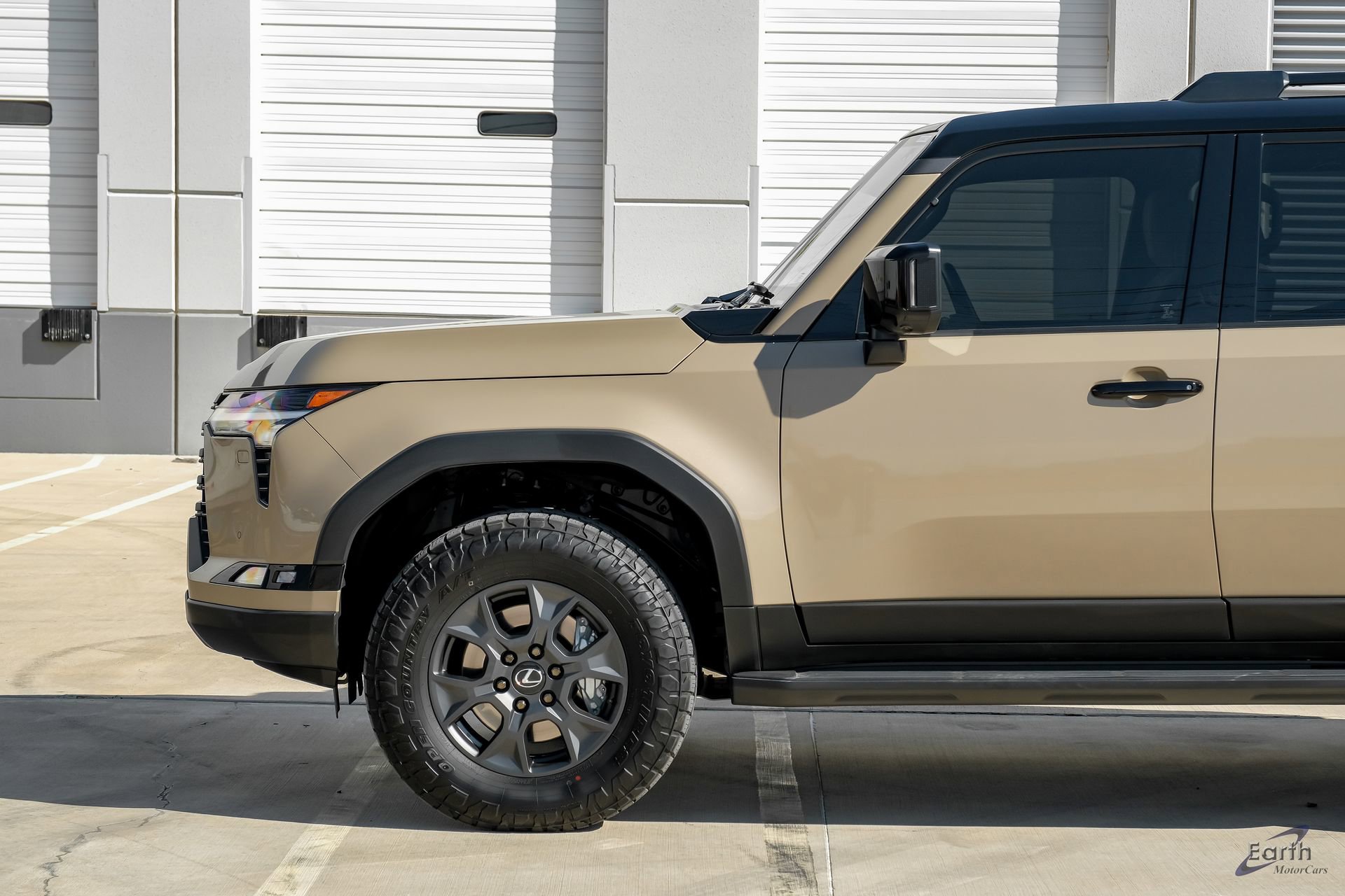 Used 2025 Lexus GX 550 w/ Accessory Package (CT) image 9