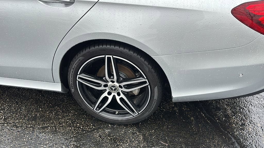 Used 2020 Mercedes-Benz E 350 4MATIC Sedan image 9