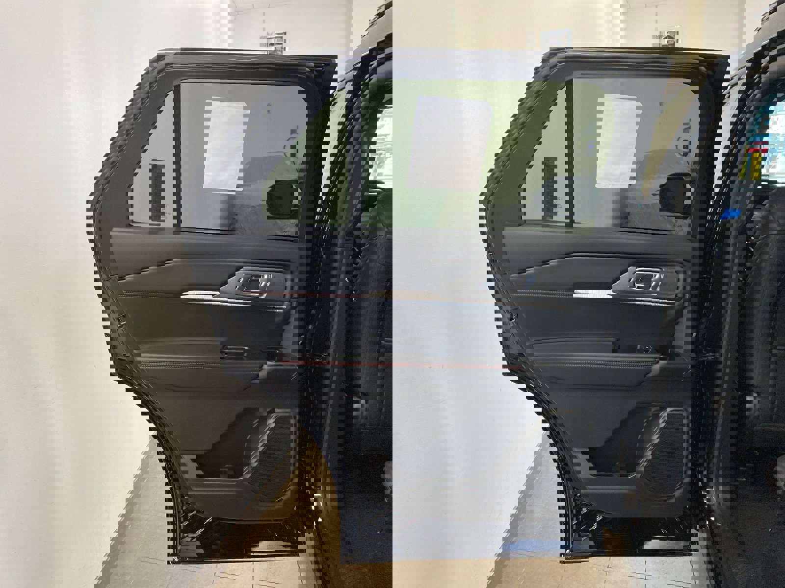 New 2026 Ford Explorer ST-Line w/ ST-Line Street Pack image 8