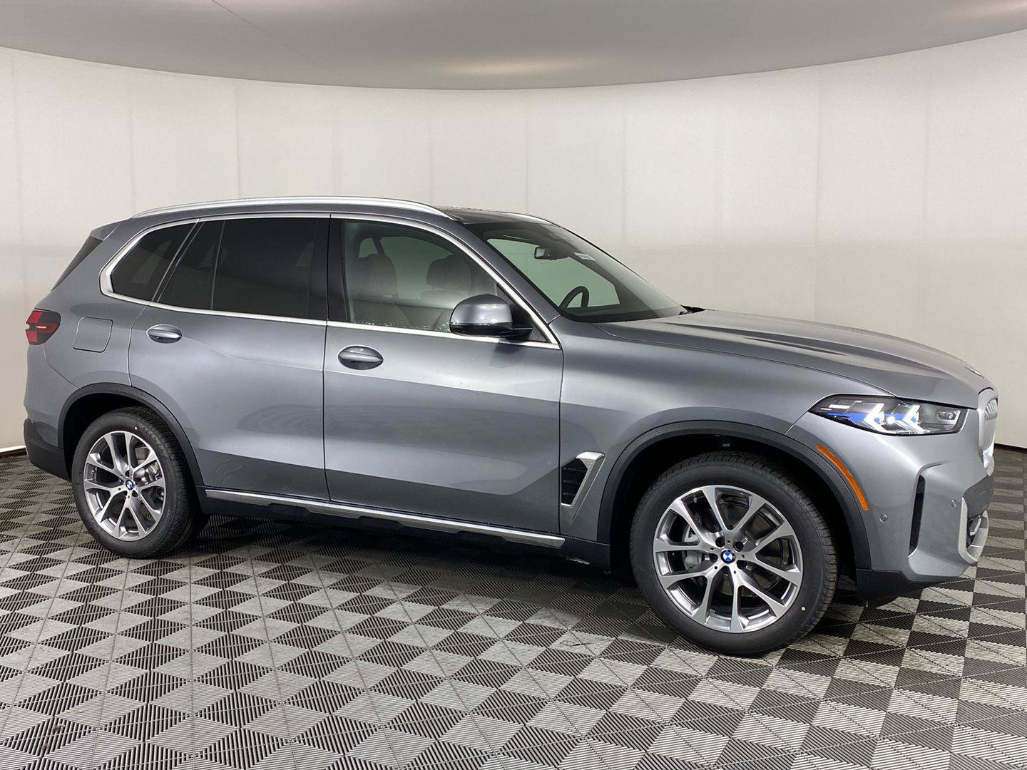 New 2026 BMW X5 xDrive40i AWD/4WD image 15