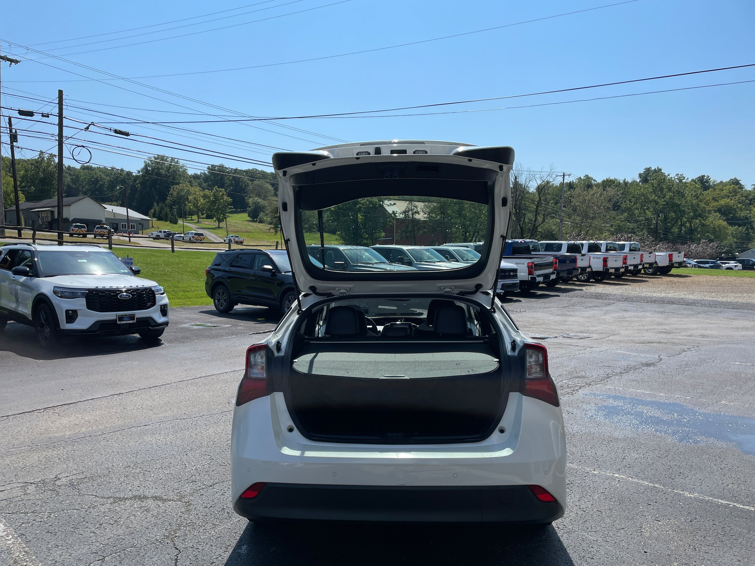 Used 2019 Toyota Prius Limited FWD image 9