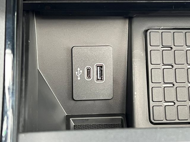 New 2025 Ford F150 Lightning Lariat image 30