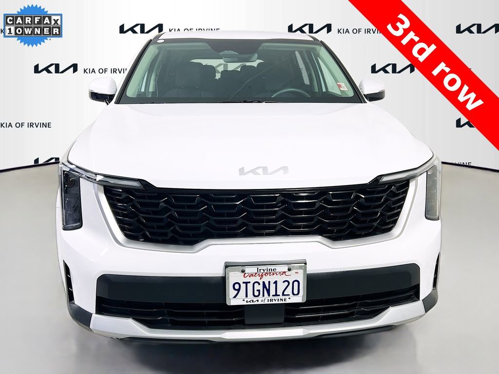Certified 2025 Kia Sorento LX image 2