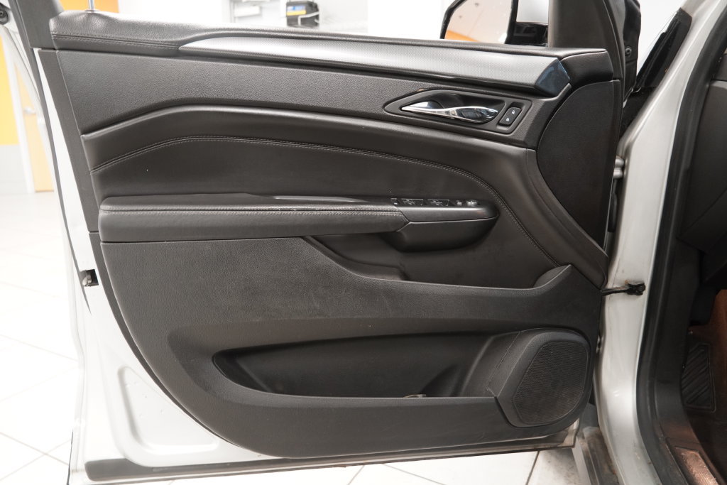 Used 2015 Cadillac SRX FWD image 16