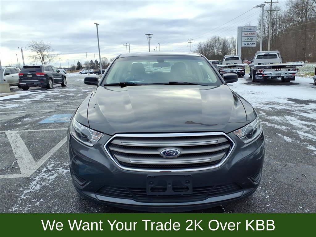 Used 2018 Ford Taurus SE image 3