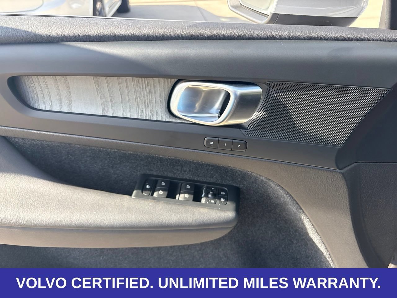 Certified 2023 Volvo XC40 B5 Plus w/ Protection Package Premier AWD/4WD image 16