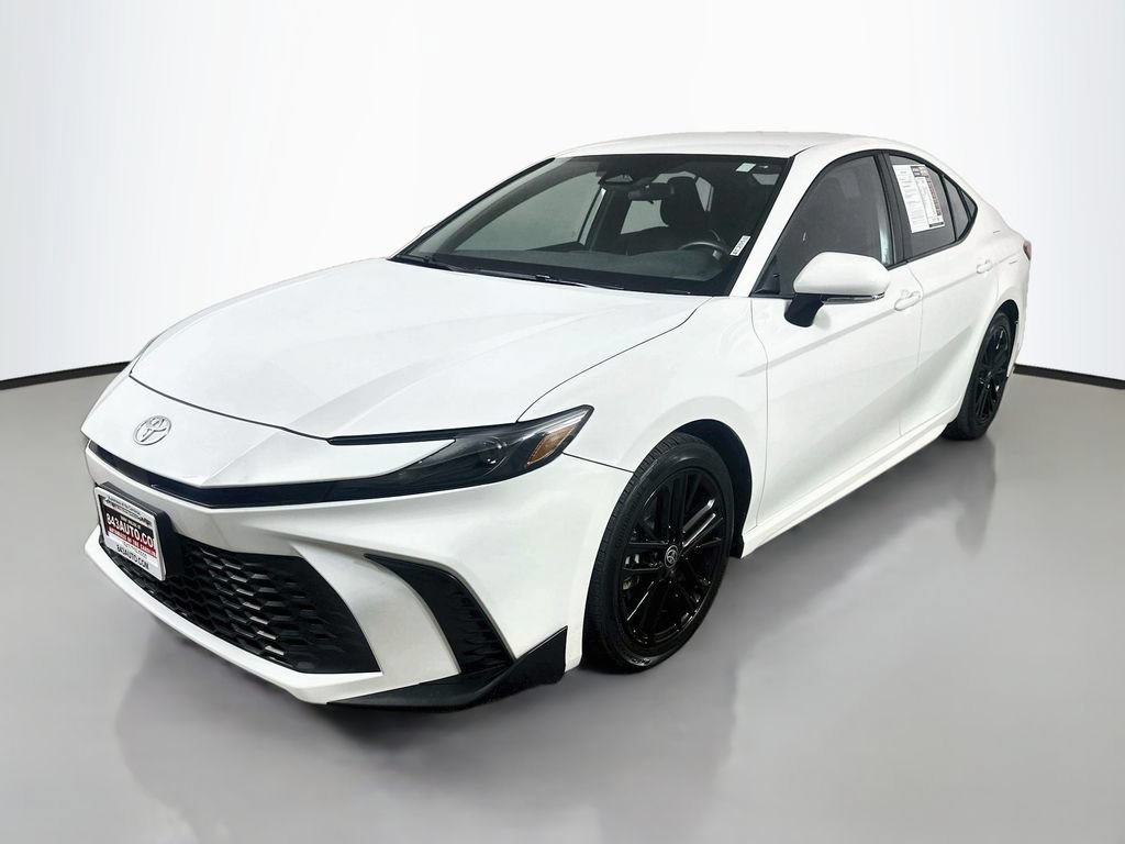 Used 2026 Toyota Camry SE FWD video 3