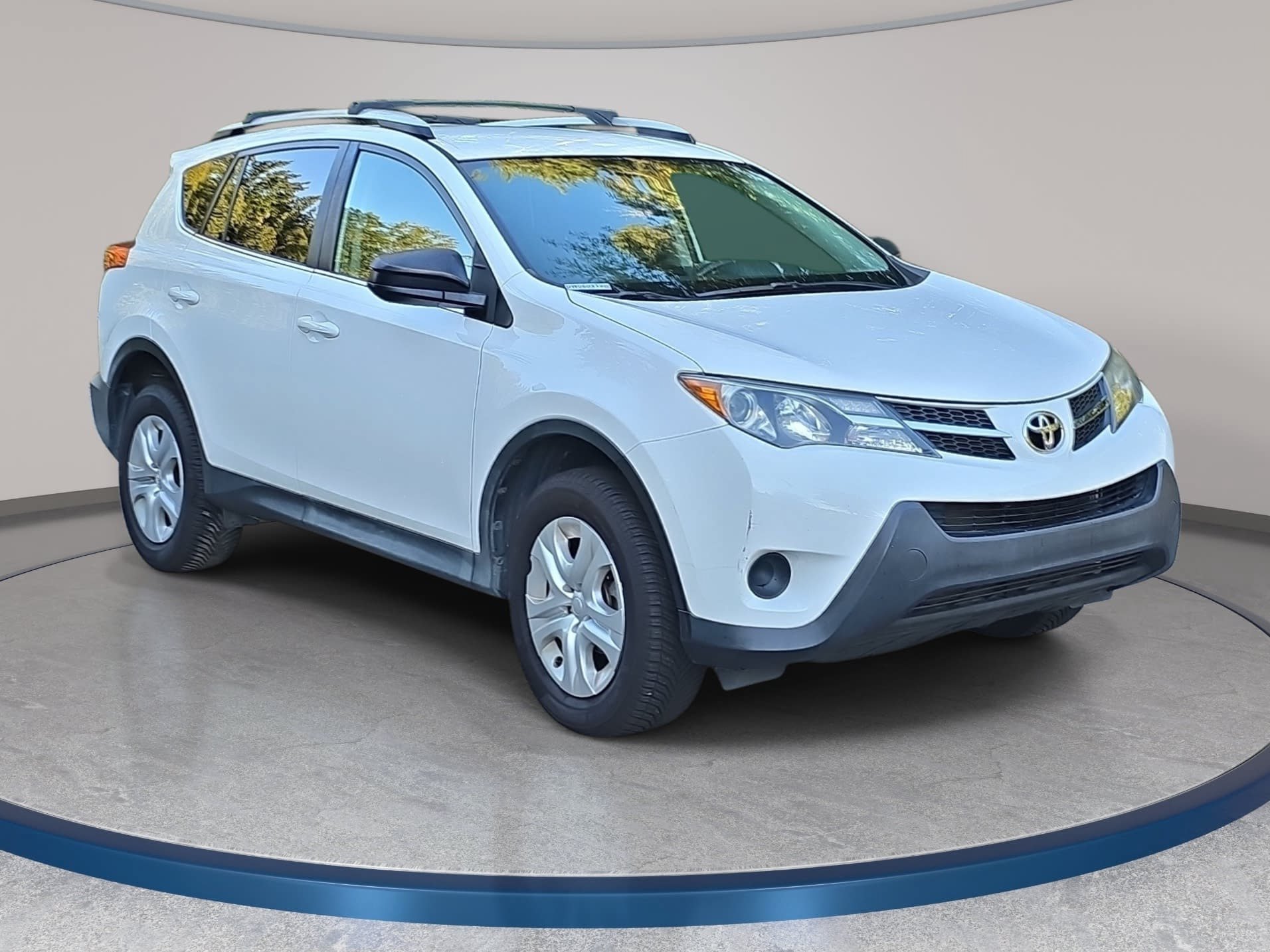 Used 2013 Toyota RAV4 LE FWD image 3