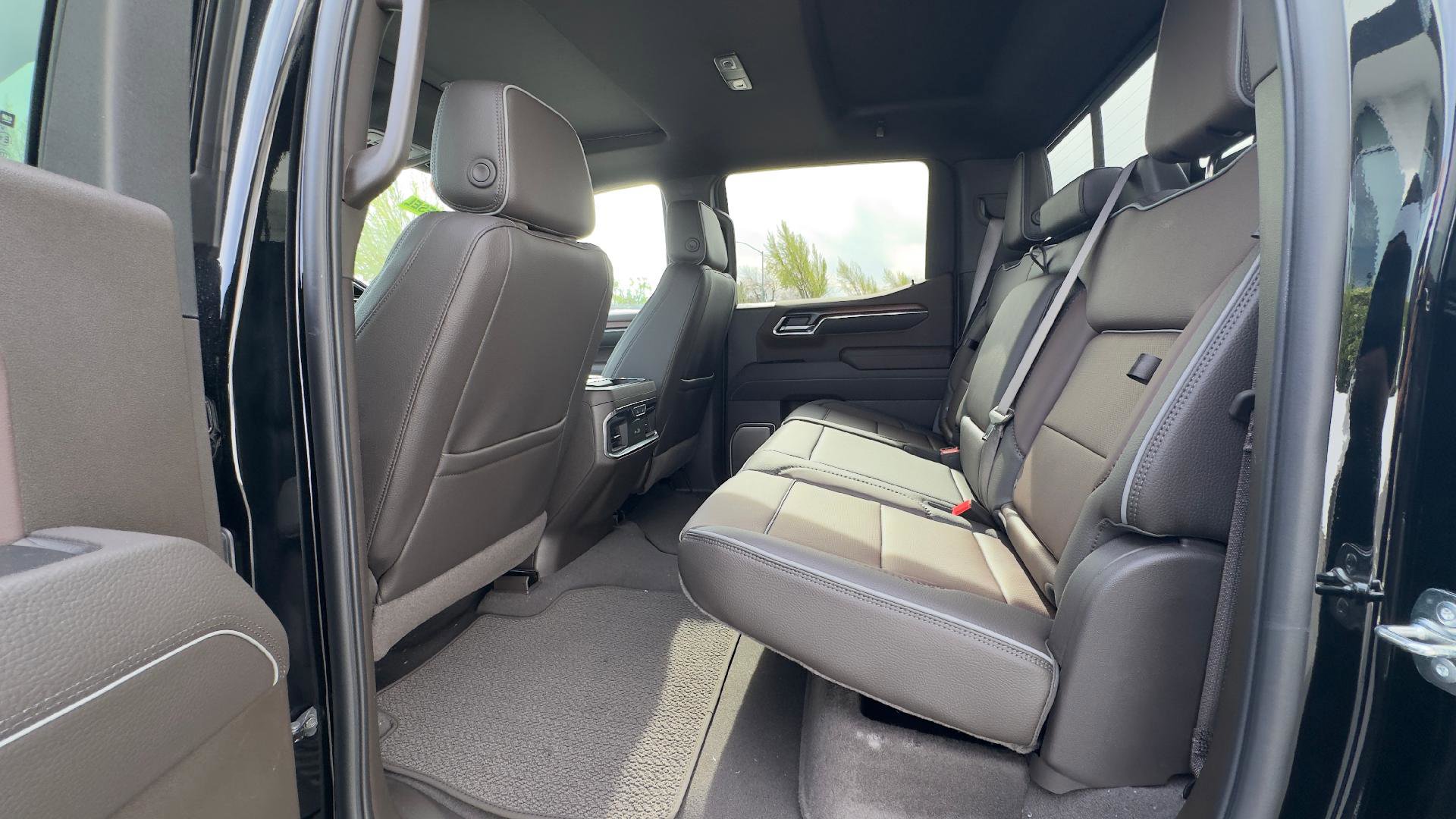 New 2026 GMC Sierra 1500 Denali w/ Denali Reserve Package image 6