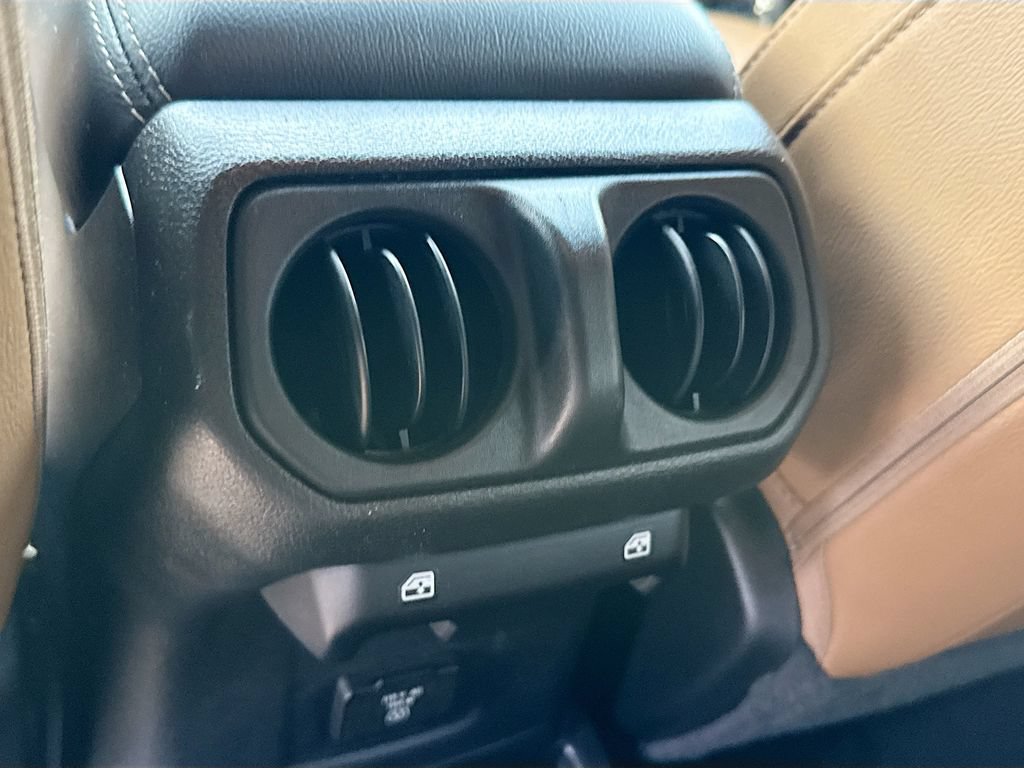 Used 2023 Jeep Wrangler Unlimited Sahara w/ Cold Weather Group AWD/4WD image 29