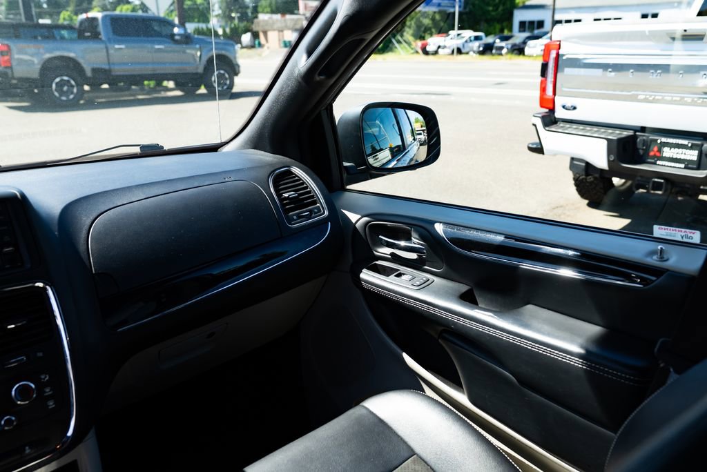 Used 2019 Dodge Grand Caravan SXT FWD image 10