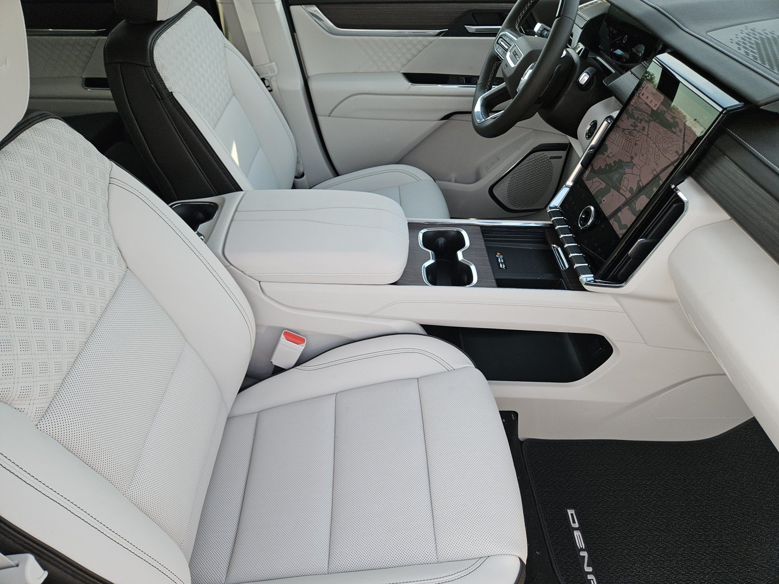New 2027 GMC Acadia Denali FWD image 10