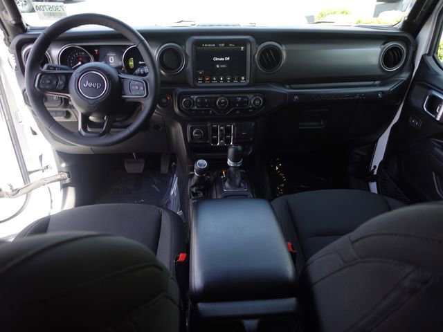 Used 2023 Jeep Wrangler Unlimited w/ Sun & Screen Package AWD/4WD image 24
