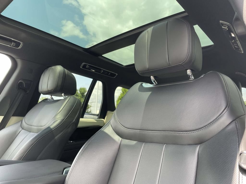 Certified 2023 Land Rover Range Rover SE AWD/4WD image 15