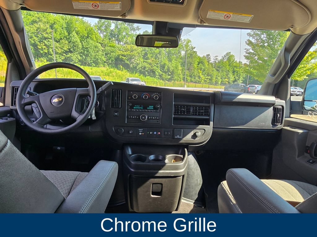 Used 2023 Chevrolet Express 3500 LT w/ LT Preferred Equipment Group RWD image 16