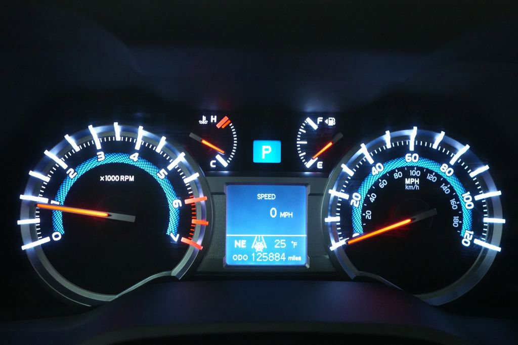 Used 2015 Toyota 4Runner Limited image 34