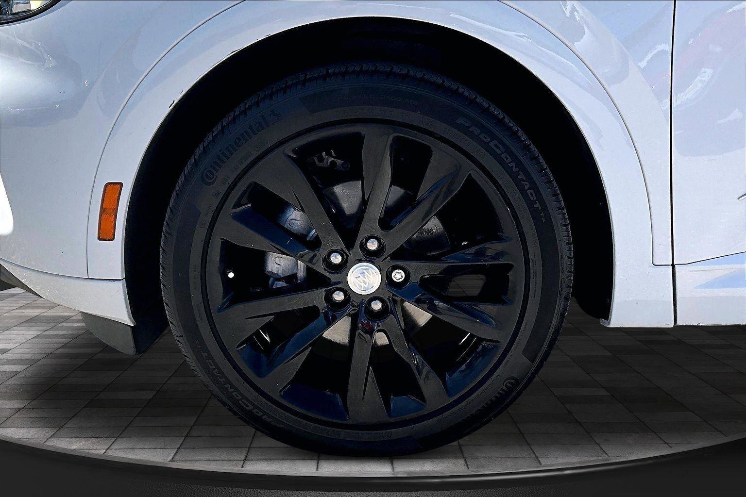 Used 2021 Buick Envision Avenir image 36