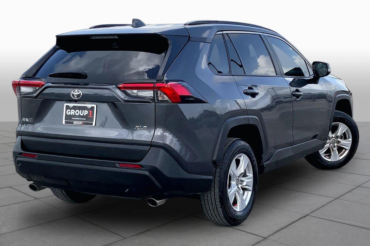 Used 2021 Toyota RAV4 XLE FWD image 13