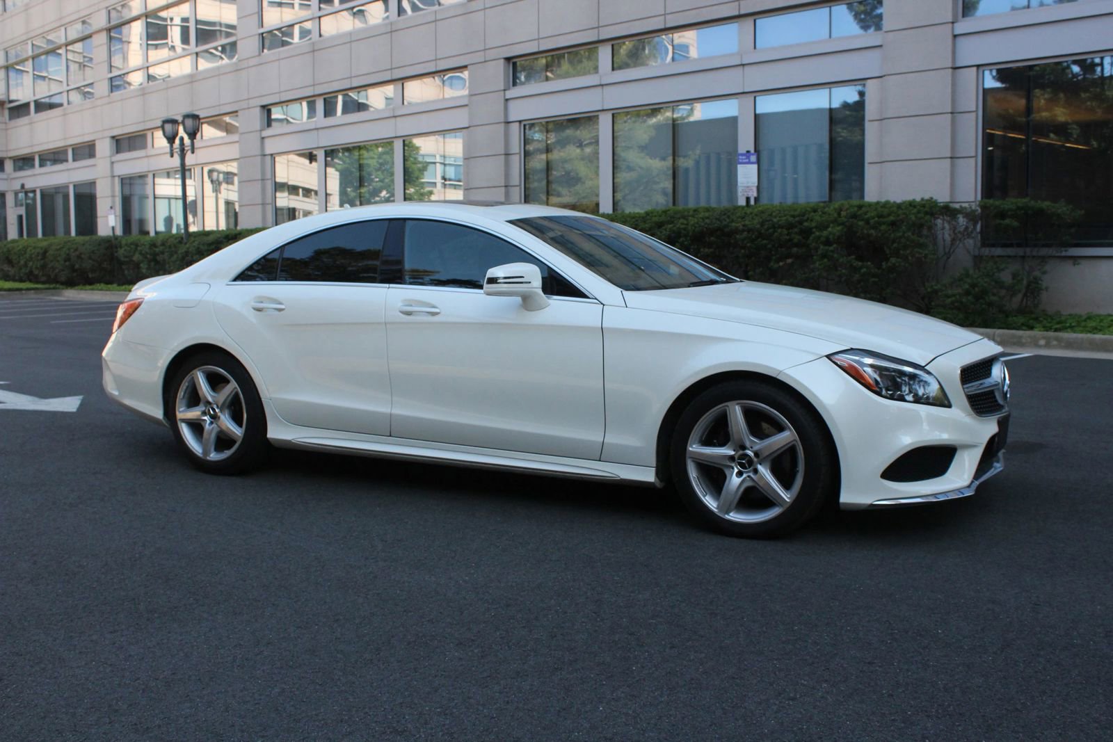 Used 2016 Mercedes-Benz CLS 400 4MATIC image 2