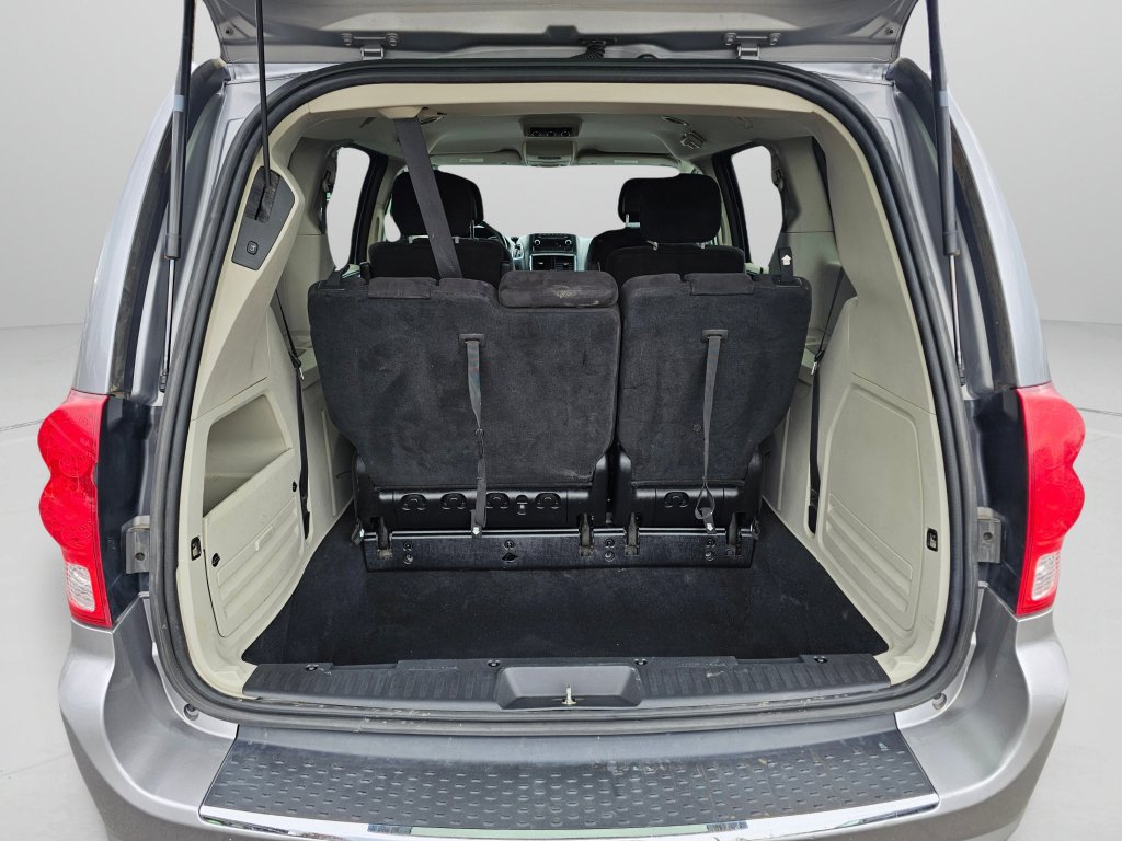 Used 2014 Dodge Grand Caravan SXT FWD image 15