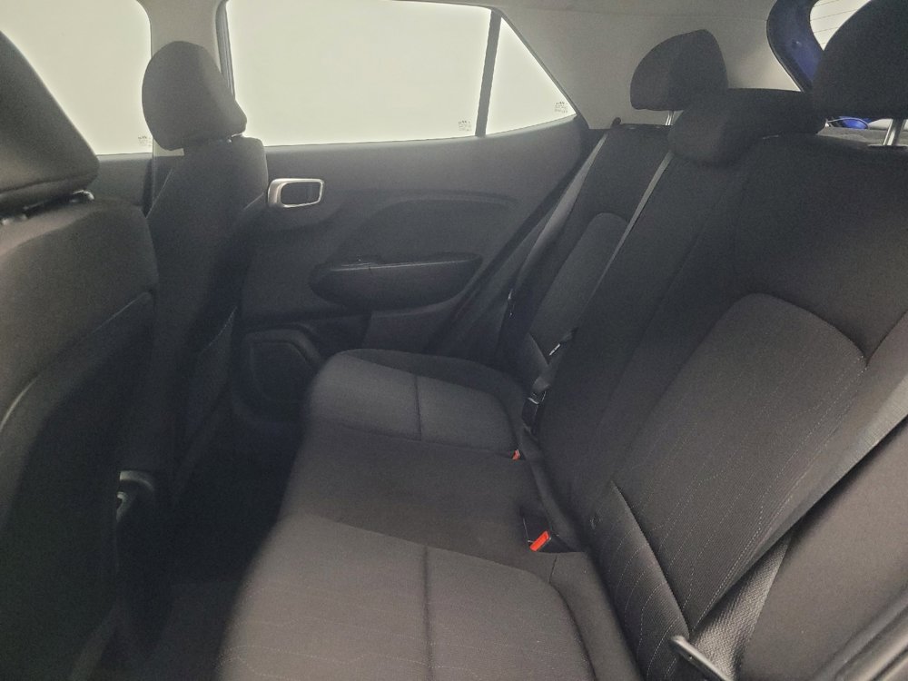 Used 2020 Hyundai Venue SE FWD image 18