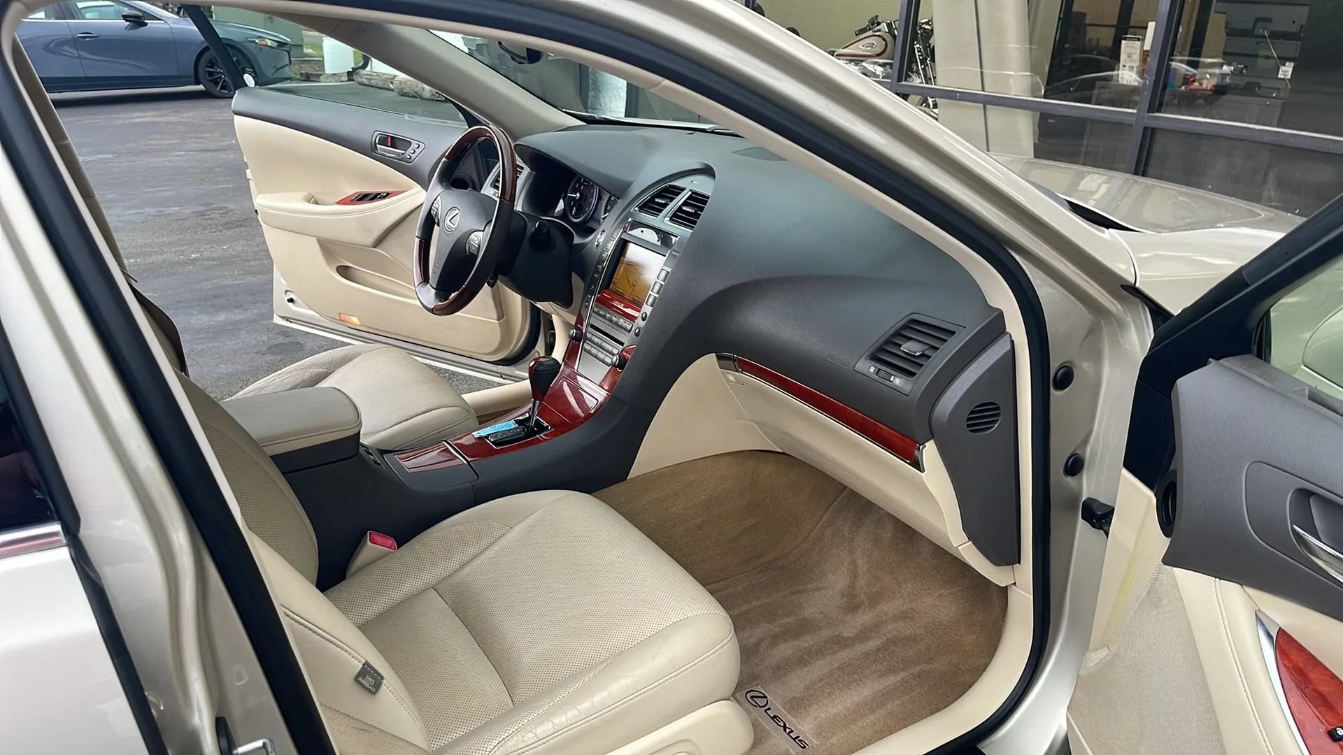 Used 2011 Lexus ES 350 FWD image 25