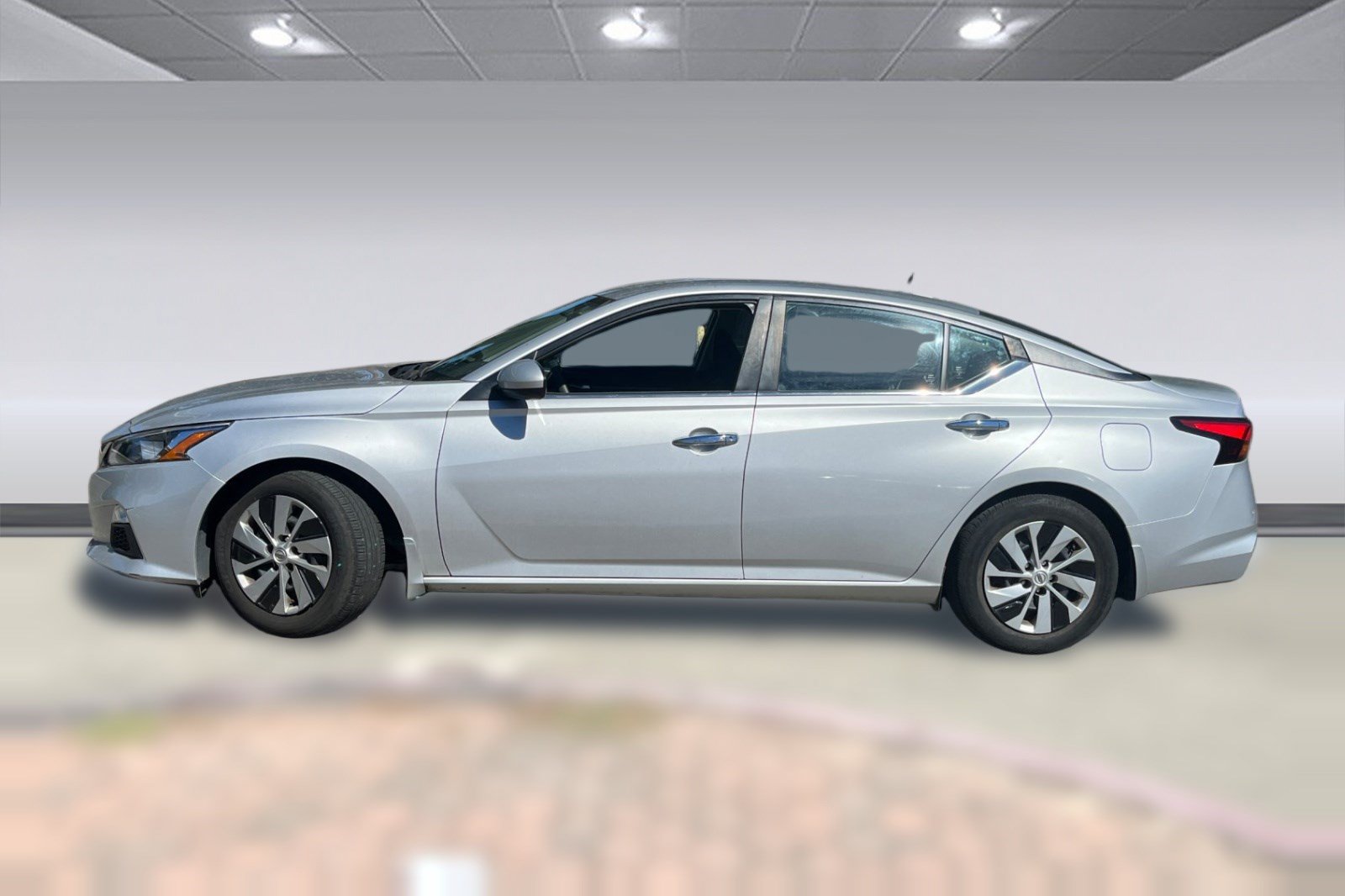 Used 2020 Nissan Altima 2.5 S FWD image 2