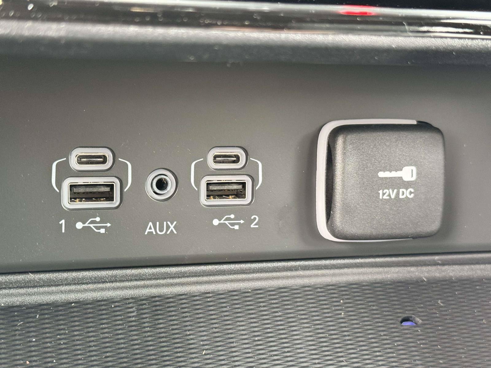New 2025 Jeep Grand Cherokee Altitude AWD/4WD image 6