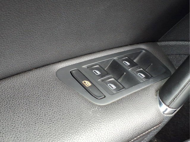 Used 2015 Volkswagen Golf TDI S image 20