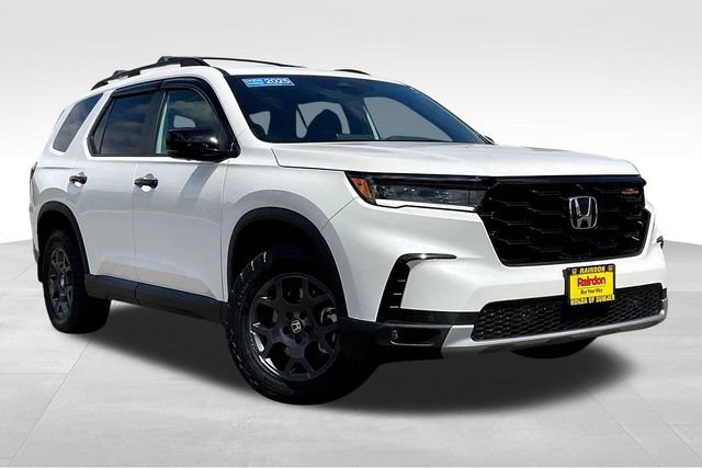 Used 2025 Honda Pilot TrailSport