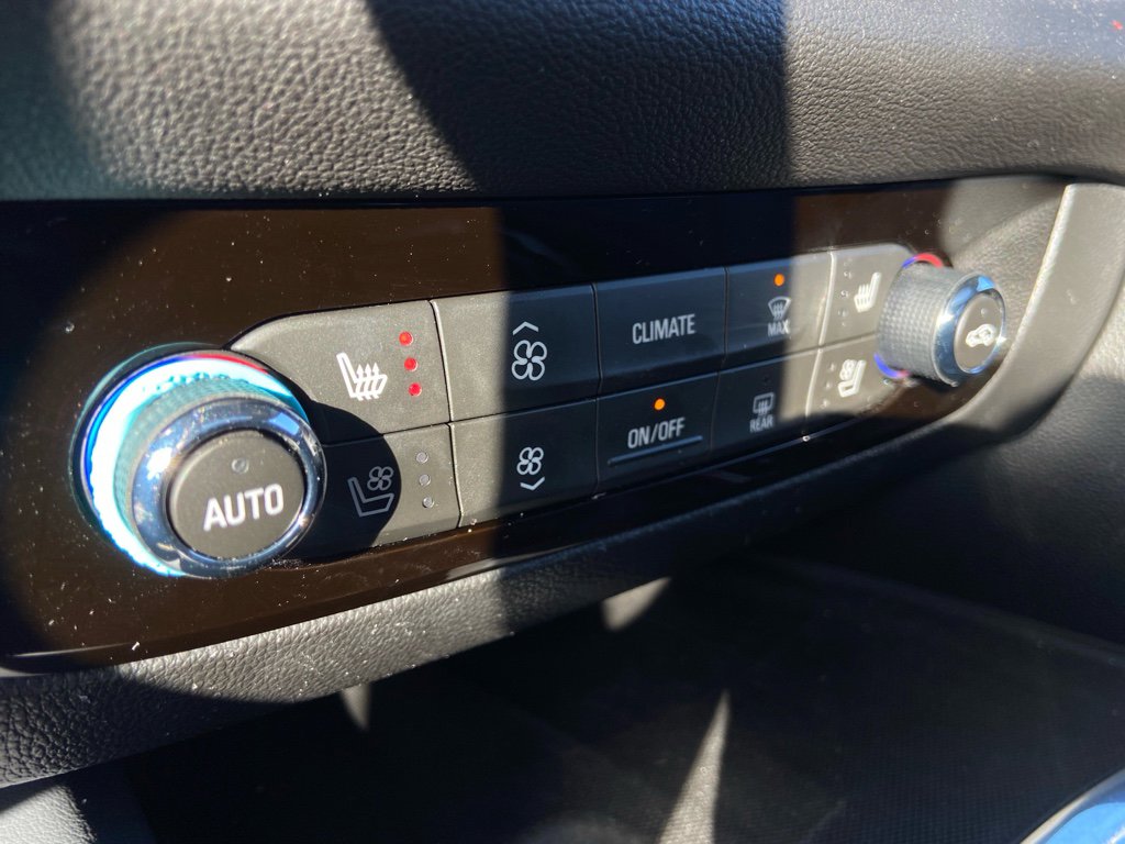 Used 2020 Buick Enclave Premium w/ Sun and Sites Package image 26