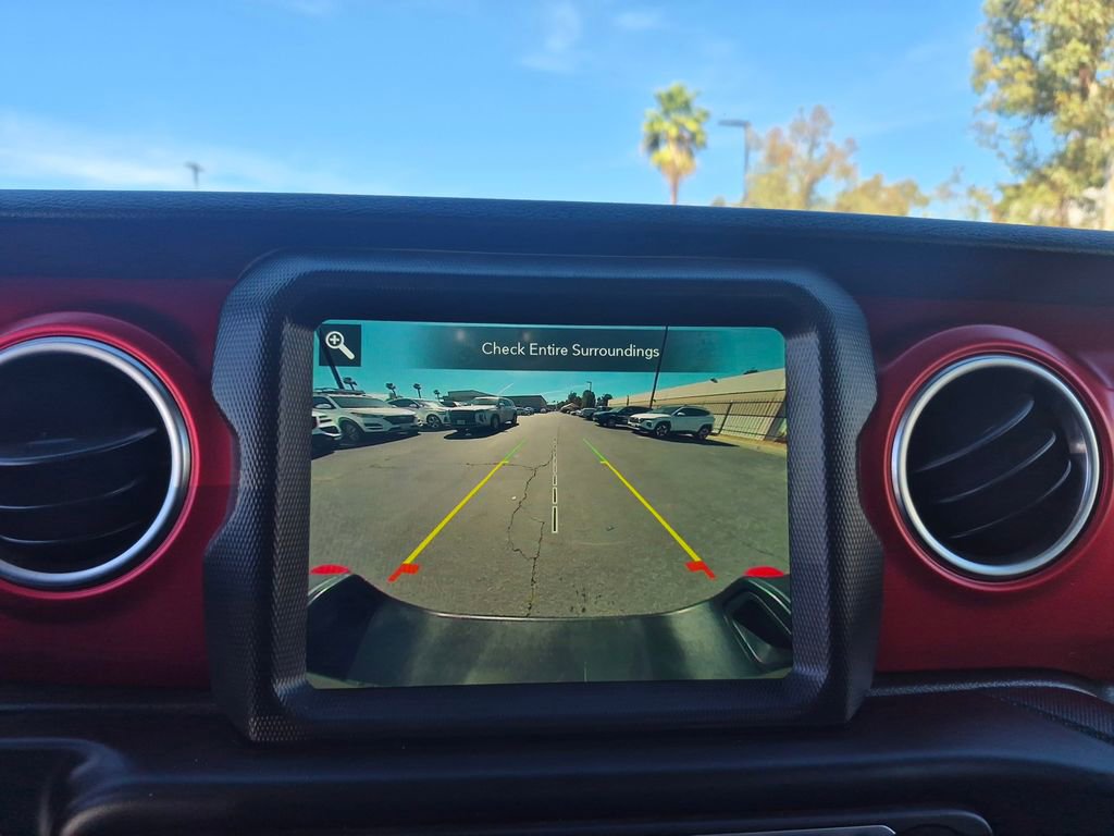 Used 2022 Jeep Gladiator Rubicon w/ Cold Weather Group AWD/4WD image 16