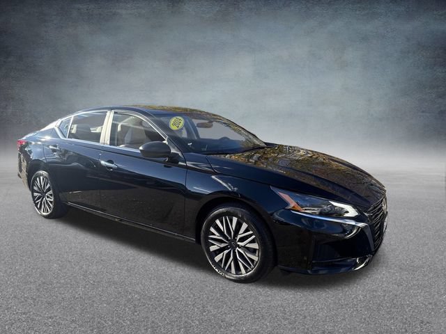 Used 2024 Nissan Altima 2.5 SV AWD/4WD image 4