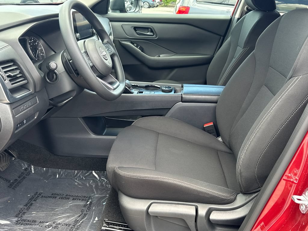 Used 2024 Nissan Rogue S AWD/4WD image 17