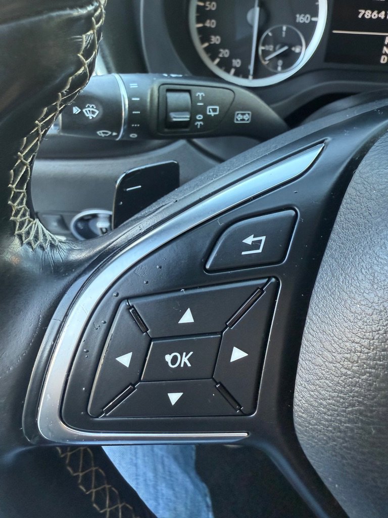 Used 2017 INFINITI QX30 image 21