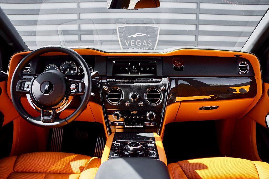 Used 2024 Rolls-Royce Cullinan Black Badge image 58